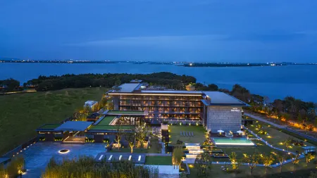 Hotel Indigo Suzhou Yangcheng Peninsula Отели рядом с достопримечательностью «Yangcheng Lake Lotus Island»