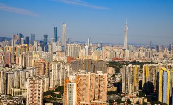 Xingyi International Apartment (Guangzhou Changgang Metro Station)