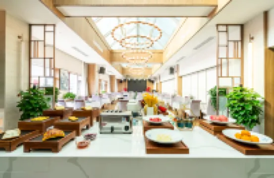 โรงแรมจินหยาง หลงหนาน