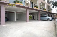 Hujingwan Homestay - parking
