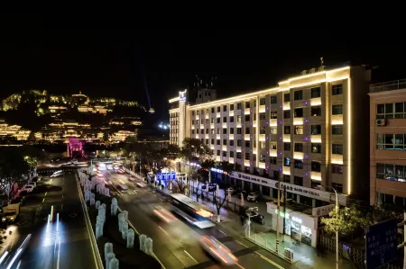 Lanzhou Zhongshan Hotel Отели рядом с достопримечательностью «Lanzhou University of Technology Science & Technology Park»