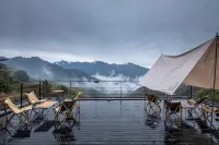 Stray Birds Hotel
