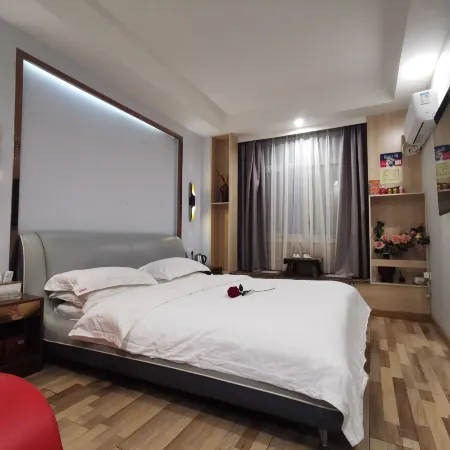 Weihui Yuexiu Theme Hotel