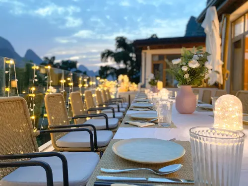 Yuetian Life Hotel (Yangshuo Shili Gallery Yulong River Branch) - Mountain view