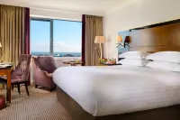 The Galmont Hotel & Spa Hotel dekat Spanish Arch