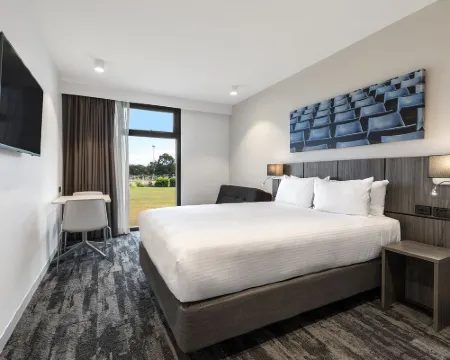 Mercure Sydney Blacktown Hotels in Blacktown
