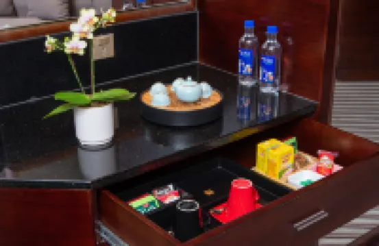 廈門濱北頤豪酒店（東渡客運碼頭建業路地鐵站店） 鄰近建业路的酒店