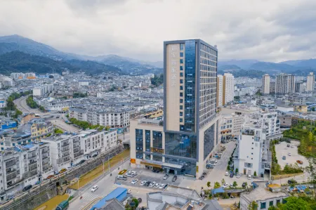 Homeinn Selected Hotel (Fengqing Plaza) Отели рядом с достопримечательностью «Fengqing Confucian Temple»