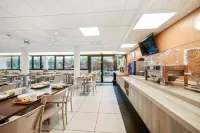 Comfort Aparthotel Versailles Saint-Cyr-l'Ecole - parking
