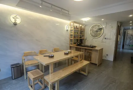 Banyin Guanshan Boutique B&B, Jiuhuashan Scenic Area Отели в г. Цинъянь