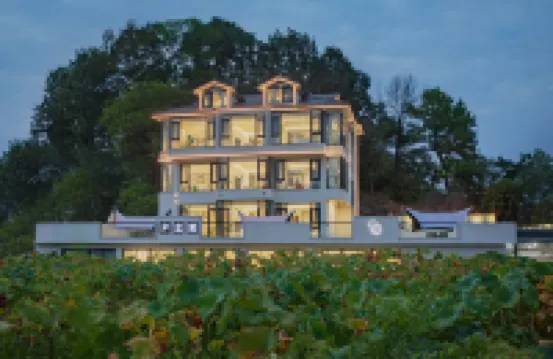 Yunshang Grassland Xixia Parent-childcamping Light Luxury Holiday Villa