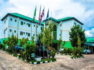 Matho Crystal Hotel のホテル