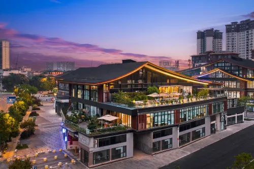 Poli Yijin Hotel - parking