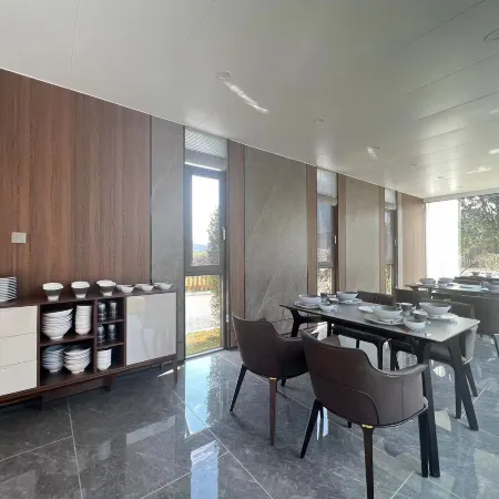 Luoping Laiye Hotel