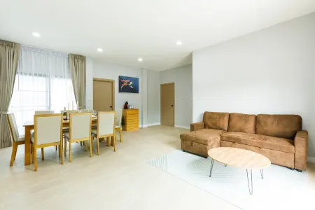 The Rest chiangrai Отели рядом с достопримечательностью «Белый храм Ват Ронг Кхун»