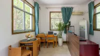 Floral Hotel· Zhangqiu Yiran Resort Hotel(Baimaiquan Ancient City Branch)
