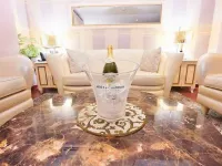 Oak Haven Hotel & Suites