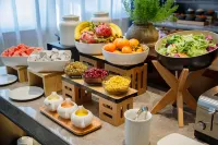 H·CRYSTAL Hotel - breakfast