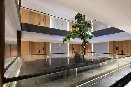 Feng Huang Mingdu Hotel (Feng Huang Ancient Town, Nan Hua Li Tourist Centre Branch)