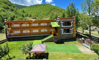 Kangding Xueyu Mijing Homestay (Jiagenba)