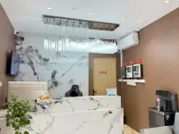 Yashe Hotel - 주차장