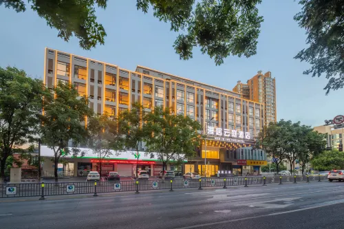 Manju Cloud Court Hotel