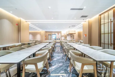 Xinyi Hotel (Urumqi Midong South Road) Отели рядом с достопримечательностью «Xinjiang Institute of Light Industry Technology»