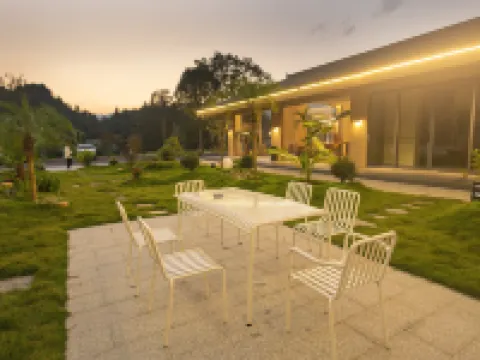 Qianmu Homestay Hotels in Cili