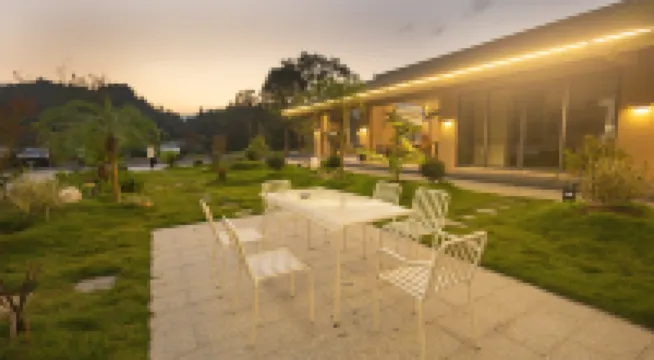 Qianmu Homestay Hotels near Savage Valley