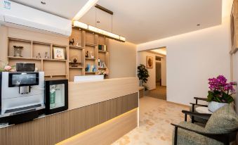 Zhuoyu Hotel (Suzhou Guanqian Street Pingjiang Street)