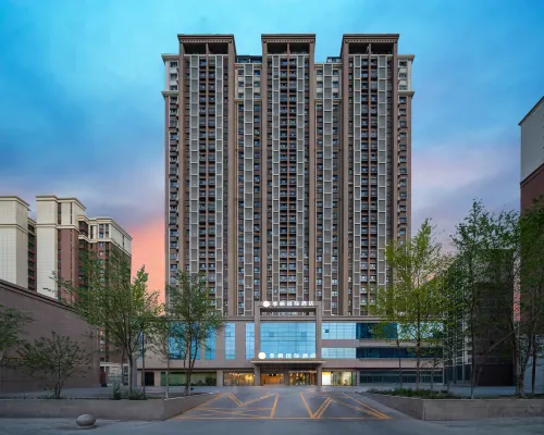 Jifeng International Hotel (Korla No.9 Warehouse Cuckoo River Branch) 쿠얼러 호텔