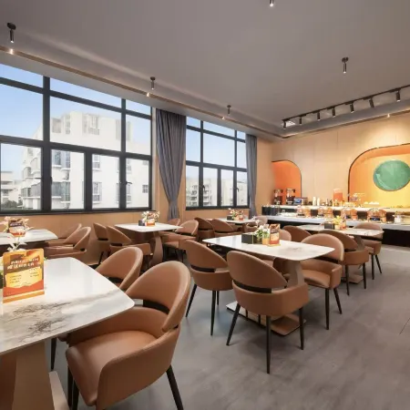 Jiangmen LOFEI Luofei Design Hotel (XinhuI Mingyuan Xintiandi Plaza)