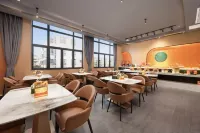 Jiangmen LOFEI Luofei Design Hotel (XinhuI Mingyuan Xintiandi Plaza)