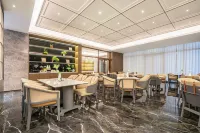Rezen Hotel No.1 Well, Taifu Square, Karamay