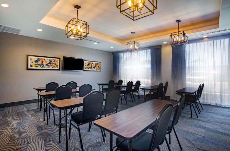 La Quinta Inn & Suites by Wyndham Oxford photo 4