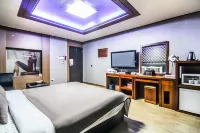 Tongyeong V Motel