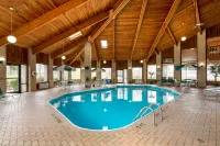 Quality Inn - Pools