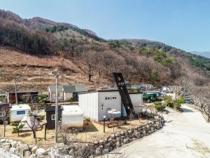 Gapyeong That Haru Pension (Dog Friendly, Private Playground, Spa)