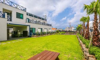 Jeju Woljeongri Badabyeol Pension