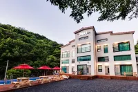 Gyeongju the May Pension (Pool, Spa)