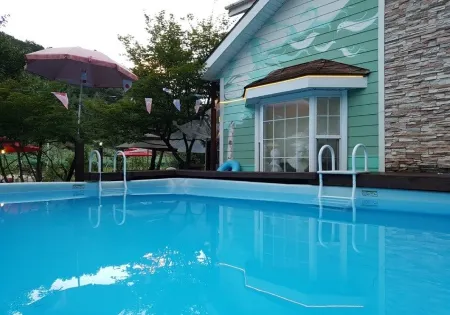 Yangpyeong Cezanne Gallery Pension Отели рядом со станцией Yongmun Station