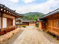 Danyang Full of Happiness Hanok Pension 丹陽郡のホテル