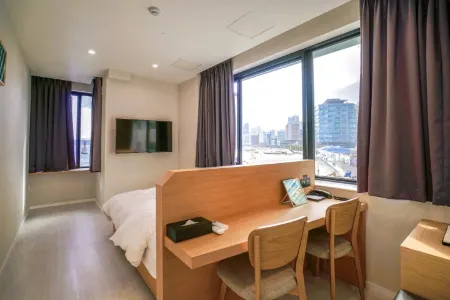Mipo Oceanside Hotel