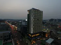 Jinju Golden Tulip Hotel Namgang Các khách sạn gần Gyeongnam National University Of Science And Technology