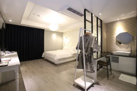 Royal Hotel Jeongeup Отели в г. Чонып