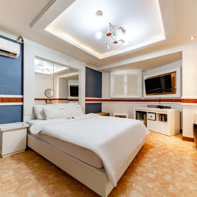 Gwangju Sangmu Apple Hotels near Gwangju Student Independence Movement Memorial Hall