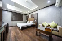 Luxury Hotel Hotels in Osan
