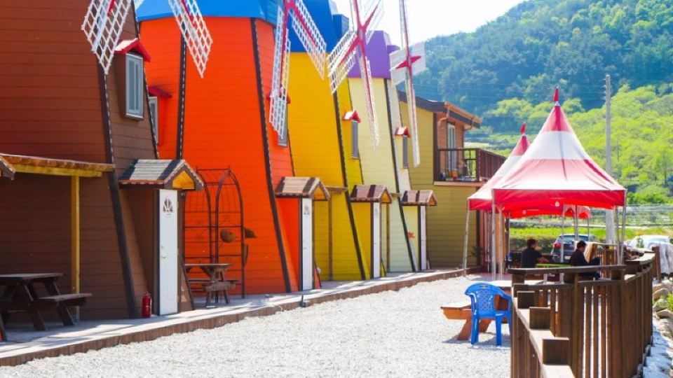 Geochang Windmill Village Pension