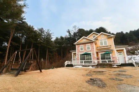 Gapyeong Garang Pension Отели рядом с достопримечательностью «Garden of Morning Calm»