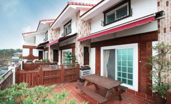 Gyeongju Adria Pension